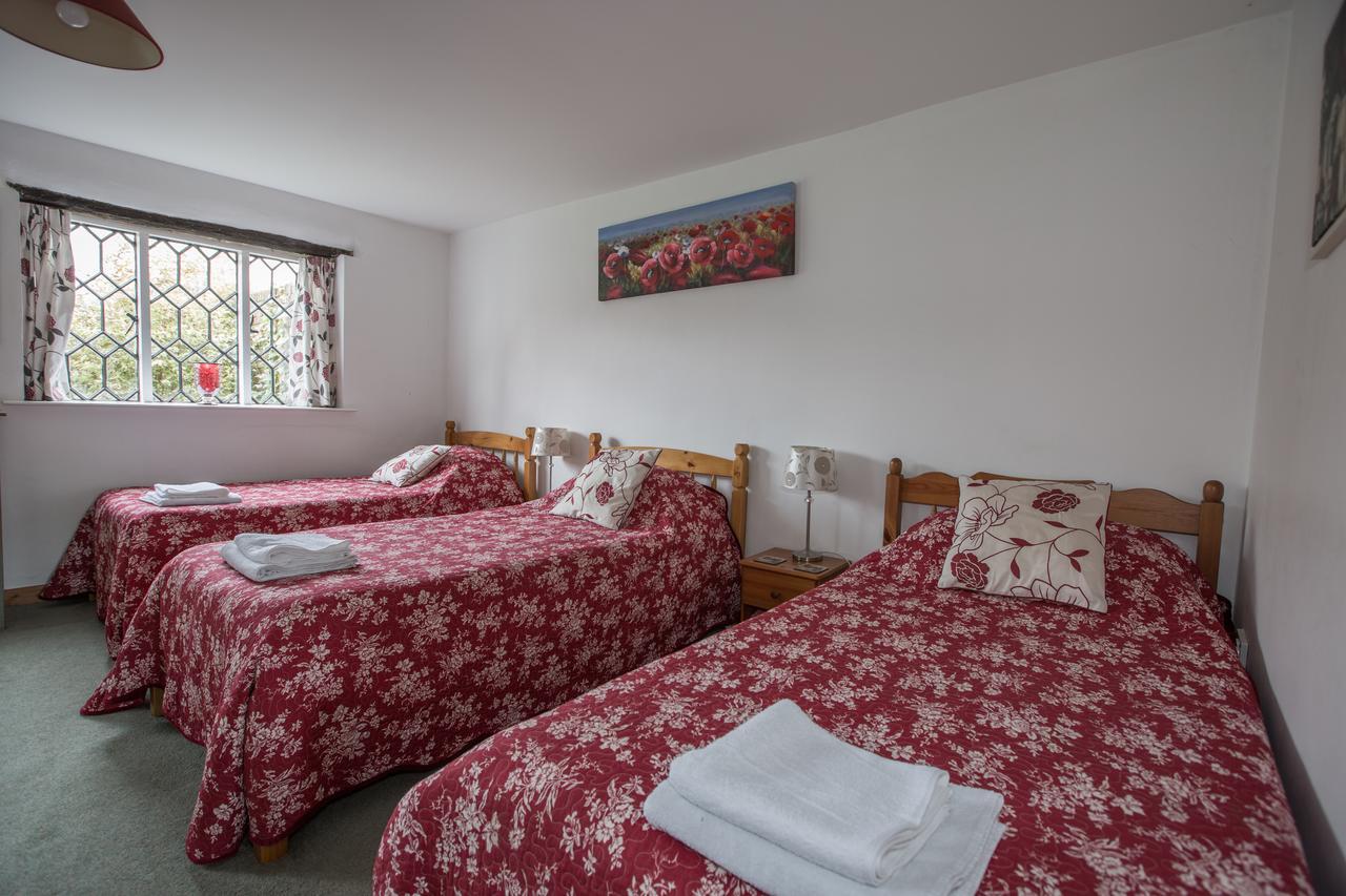Strawberry Cottage B&B 헤지 엔드 외부 사진